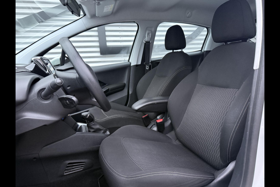 Peugeot 208 1.2 PureTech Blue Lion 2e Eigenaar,Navi,Airco,Cruise,PDC,Apple Carplay,Distributie v.v. in 2024,N.A.P,Nieuwe APK bij Aflevering
