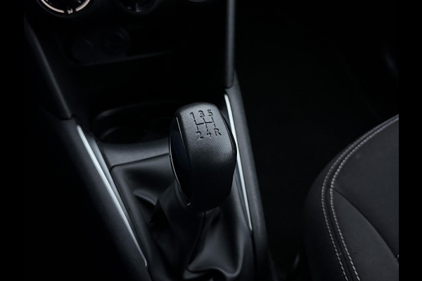 Peugeot 208 1.2 PureTech Blue Lion 2e Eigenaar,Navi,Airco,Cruise,PDC,Apple Carplay,Distributie v.v. in 2024,N.A.P,Nieuwe APK bij Aflevering