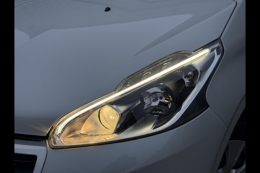 Peugeot 208 1.2 PureTech Blue Lion 2e Eigenaar,Navi,Airco,Cruise,PDC,Apple Carplay,Distributie v.v. in 2024,N.A.P,Nieuwe APK bij Aflevering