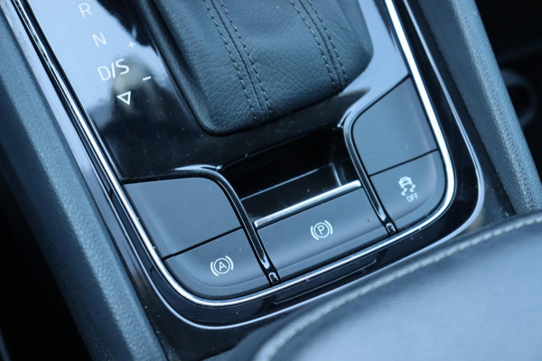 Škoda Kodiaq 1.5 TSI Business Sportline 20"lm 7persoons org.NL el.klep stuur+stoelverw camera