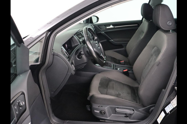 Volkswagen Golf 1.5 TSI R Line | Stoelverwarming | Camera | Full LED | Adaptive cruise | 19'' | Virtual Cockpit | Massage | Carplay | Navigatie