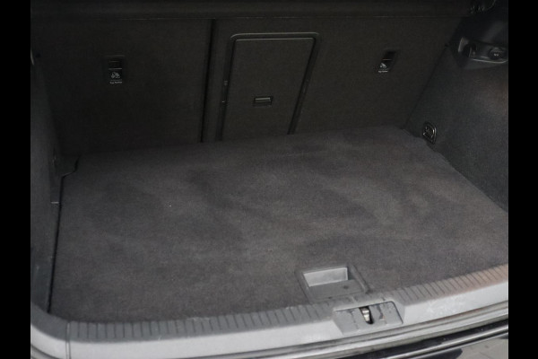 Volkswagen Golf 1.5 TSI R Line | Stoelverwarming | Camera | Full LED | Adaptive cruise | 19'' | Virtual Cockpit | Massage | Carplay | Navigatie