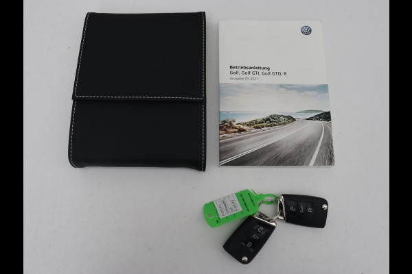 Volkswagen Golf 1.5 TSI R Line | Stoelverwarming | Camera | Full LED | Adaptive cruise | 19'' | Virtual Cockpit | Massage | Carplay | Navigatie