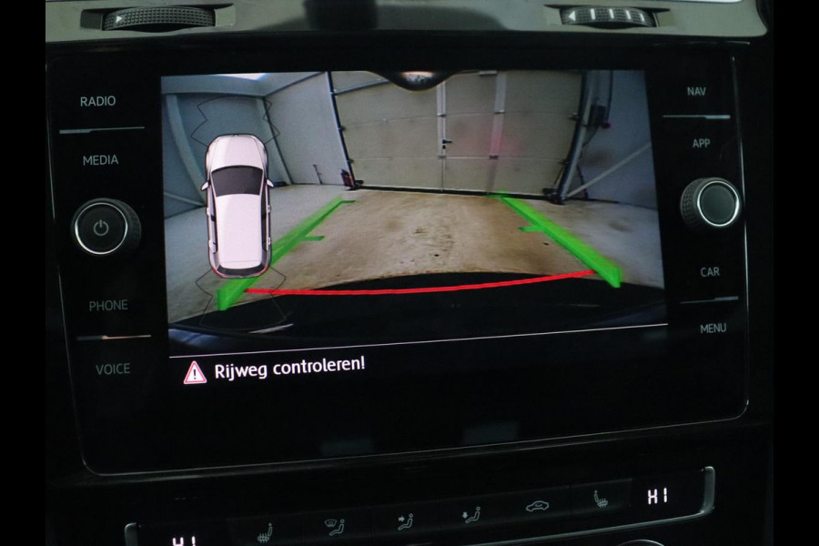 Volkswagen Golf 1.5 TSI R Line | Stoelverwarming | Camera | Full LED | Adaptive cruise | 19'' | Virtual Cockpit | Massage | Carplay | Navigatie