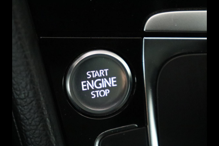 Volkswagen Golf 1.5 TSI R Line | Stoelverwarming | Camera | Full LED | Adaptive cruise | 19'' | Virtual Cockpit | Massage | Carplay | Navigatie