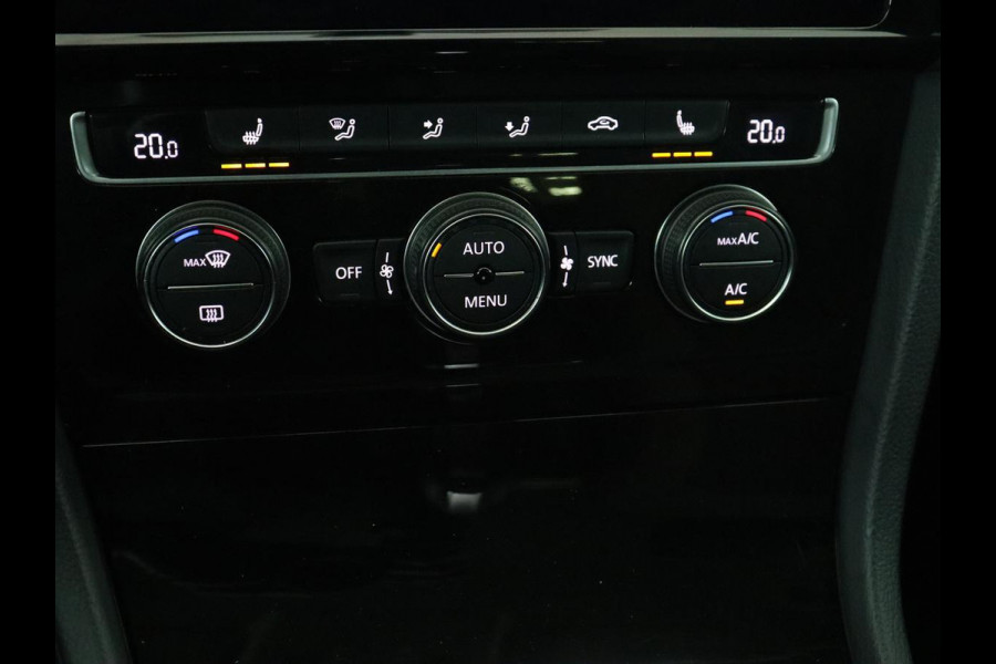 Volkswagen Golf 1.5 TSI R Line | Stoelverwarming | Camera | Full LED | Adaptive cruise | 19'' | Virtual Cockpit | Massage | Carplay | Navigatie