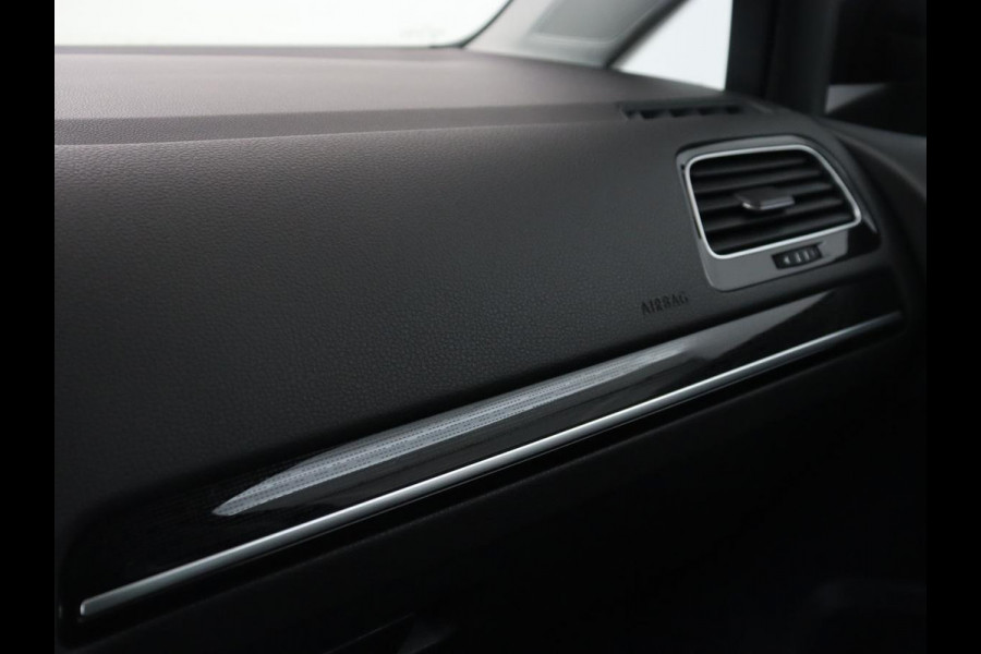 Volkswagen Golf 1.5 TSI R Line | Stoelverwarming | Camera | Full LED | Adaptive cruise | 19'' | Virtual Cockpit | Massage | Carplay | Navigatie