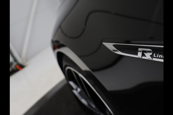 Volkswagen Golf 1.5 TSI R Line | Stoelverwarming | Camera | Full LED | Adaptive cruise | 19'' | Virtual Cockpit | Massage | Carplay | Navigatie