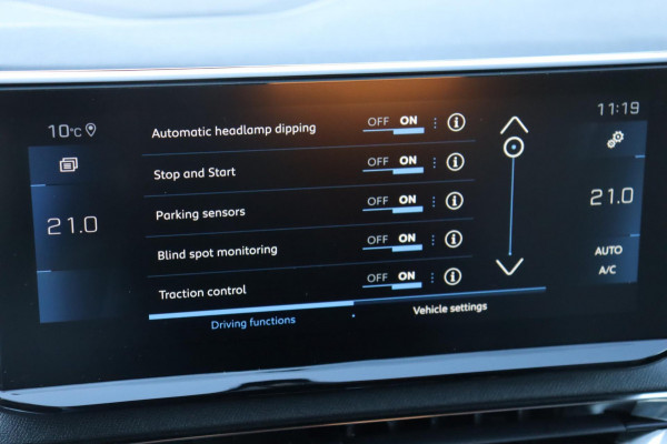 Peugeot 5008 1.2 PT Allure Pack Bus. 7persoons org.NL camera trekhaak-afn.