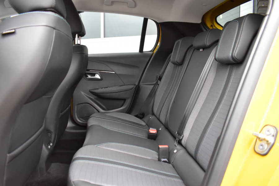 Peugeot 208 1.2 PureTech 100PK Allure Pack | Carplay | Camera | Stoelverw. | Keyless | Incl. garantie