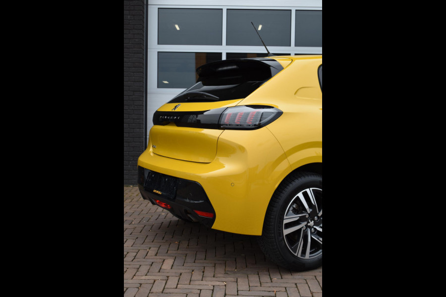 Peugeot 208 1.2 PureTech 100PK Allure Pack | Carplay | Camera | Stoelverw. | Keyless | Incl. garantie