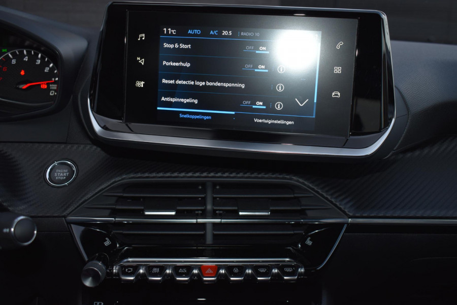 Peugeot 208 1.2 PureTech 100PK Allure Pack | Carplay | Camera | Stoelverw. | Keyless | Incl. garantie