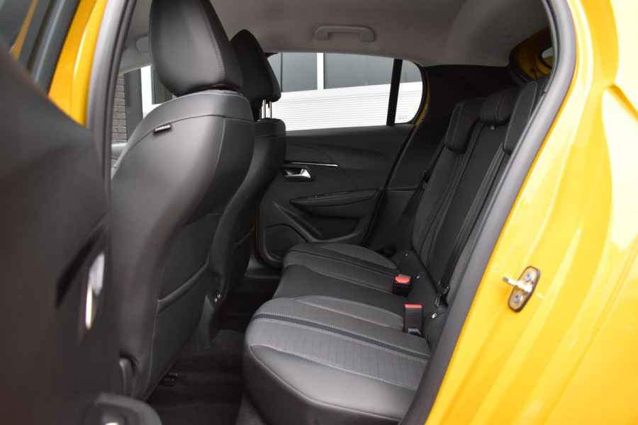 Peugeot 208 1.2 PureTech 100PK Allure Pack | Carplay | Camera | Stoelverw. | Keyless | Incl. garantie