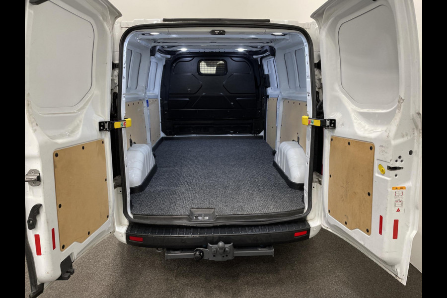 Ford Transit Custom 300 2.0 TDCI L2H1 Trend Airco Cruise Control Navigatie PDC V & A Stoelverwaming Trekhaak