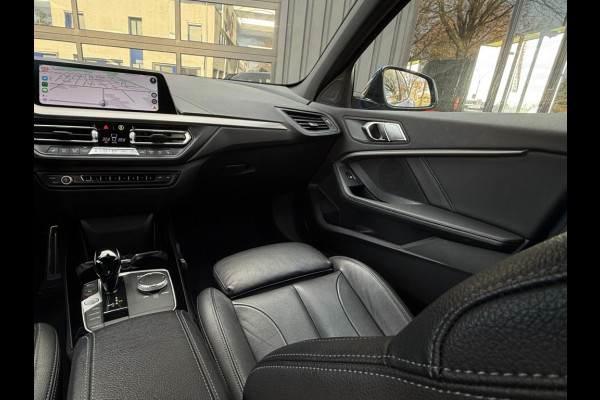 BMW 1-serie 118i M-Sport vol Leer 19 inch Bovag garantie Apple Carplay Misano bleu