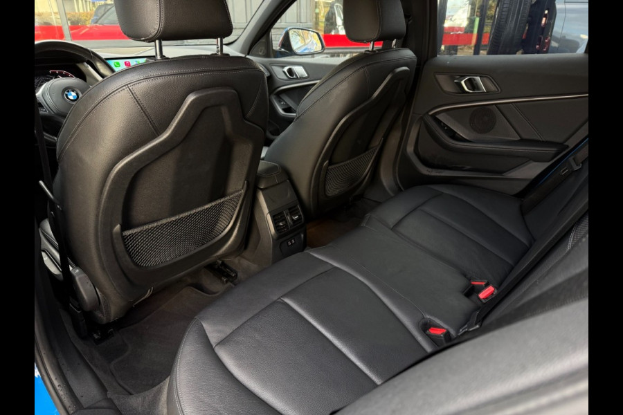 BMW 1-serie 118i M-Sport vol Leer 19 inch Bovag garantie Apple Carplay Misano bleu
