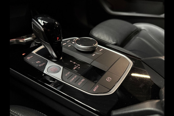 BMW 1-serie 118i M-Sport vol Leer 19 inch Bovag garantie Apple Carplay Misano bleu