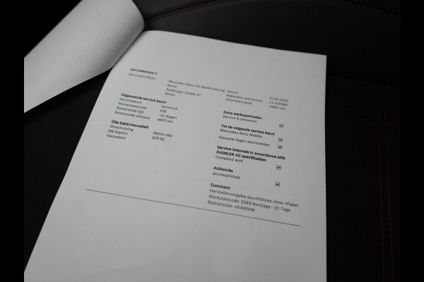 Mercedes-Benz A-Klasse 250 e AMG Line Plug In Hybrid 218pk Dealer O.H PHEV | Panodak | Camera | Night Pakket | Alcantara Sportstoelen Verwarmd | MBUX | Widescreen Navi | Sfeerverlichting | Apple Carplay | Virtual | DAB | 18"L.M |