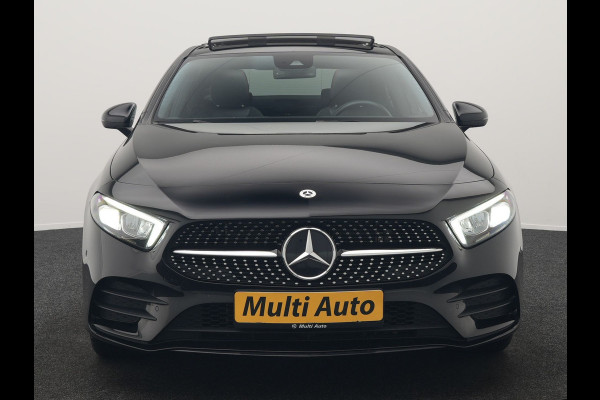 Mercedes-Benz A-Klasse 250 e AMG Line Plug In Hybrid 218pk Dealer O.H PHEV | Panodak | Camera | Night Pakket | Alcantara Sportstoelen Verwarmd | MBUX | Widescreen Navi | Sfeerverlichting | Apple Carplay | Virtual | DAB | 18"L.M |