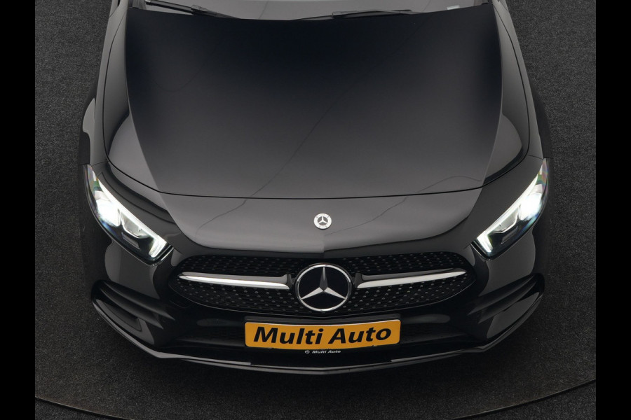 Mercedes-Benz A-Klasse 250 e AMG Line Plug In Hybrid 218pk Dealer O.H PHEV | Panodak | Camera | Night Pakket | Alcantara Sportstoelen Verwarmd | MBUX | Widescreen Navi | Sfeerverlichting | Apple Carplay | Virtual | DAB | 18"L.M |