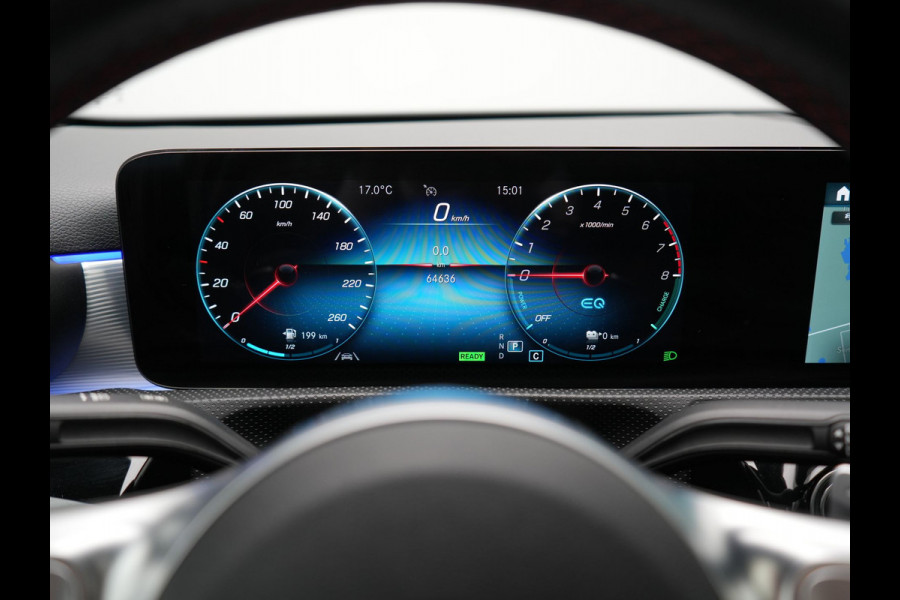 Mercedes-Benz A-Klasse 250 e AMG Line Plug In Hybrid 218pk Dealer O.H PHEV | Panodak | Camera | Night Pakket | Alcantara Sportstoelen Verwarmd | MBUX | Widescreen Navi | Sfeerverlichting | Apple Carplay | Virtual | DAB | 18"L.M |