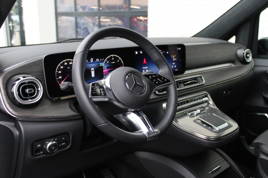 Mercedes-Benz V-Klasse 300d / AMG / Exclusive / 4-Matic / 7-Pers / Luchtvering / Pano / INCL BTW-BPM / 360 Cam / Burmester / Vol Opties / NIEUW!!