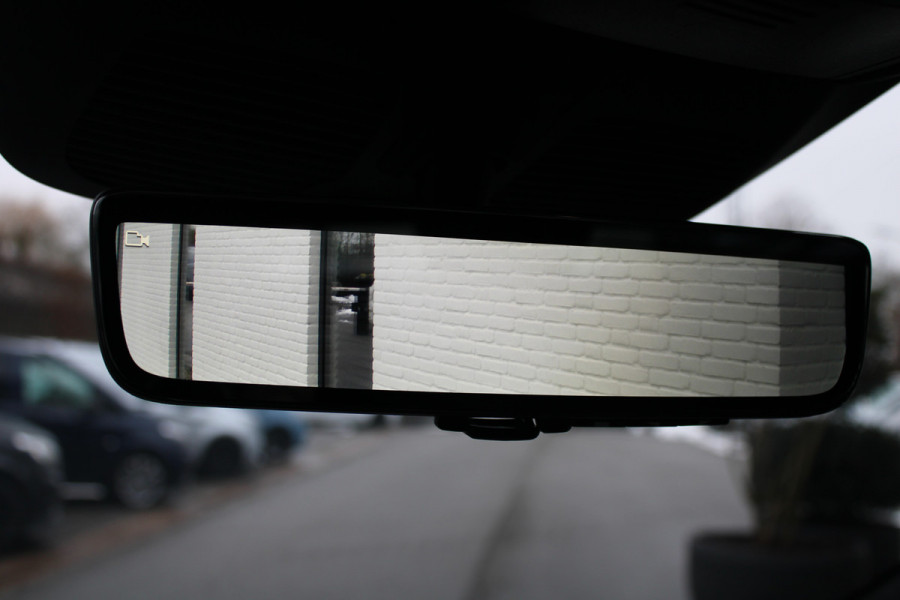 Mercedes-Benz V-Klasse 300d / AMG / Exclusive / 4-Matic / 7-Pers / Luchtvering / Pano / INCL BTW-BPM / 360 Cam / Burmester / Vol Opties / NIEUW!!