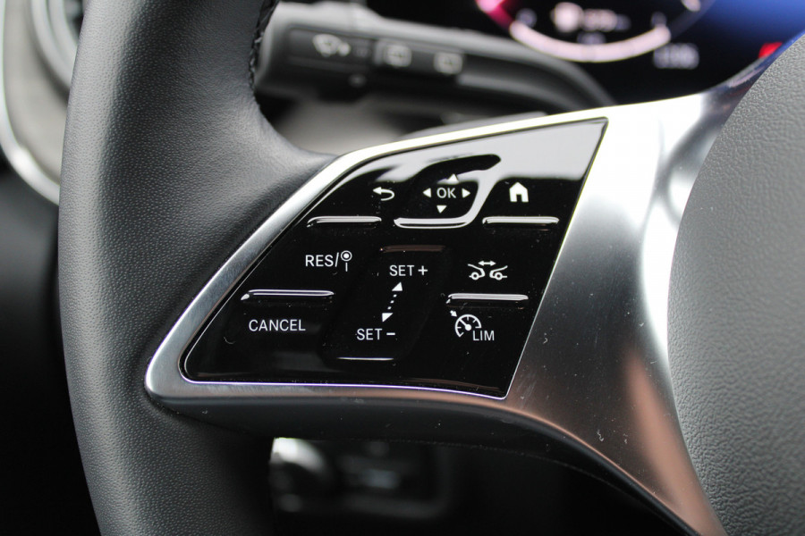 Mercedes-Benz V-Klasse 300d / AMG / Exclusive / 4-Matic / 7-Pers / Luchtvering / Pano / INCL BTW-BPM / 360 Cam / Burmester / Vol Opties / NIEUW!!