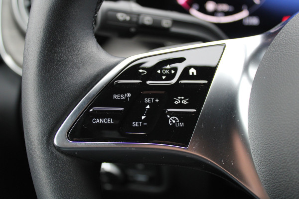 Mercedes-Benz V-Klasse 300d / AMG / Exclusive / 4-Matic / 7-Pers / Luchtvering / Pano / INCL BTW-BPM / 360 Cam / Burmester / Vol Opties / NIEUW!!