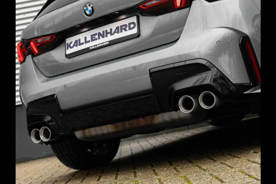 BMW 1-serie M135 xDrive - Pano - Driving Ass - Harman Kardon - Camera