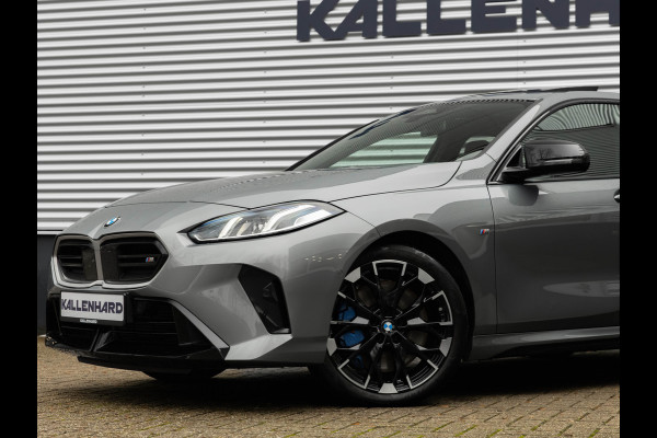 BMW 1-serie M135 xDrive - Pano - Driving Ass - Harman Kardon - Camera