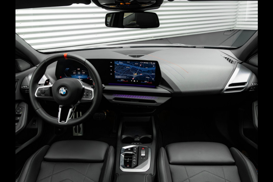 BMW 1-serie M135 xDrive - Pano - Driving Ass - Harman Kardon - Camera