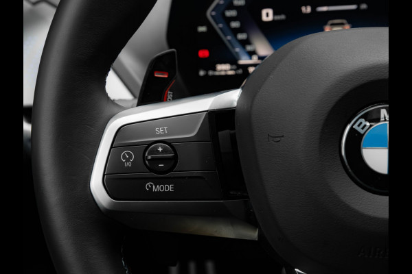 BMW 1-serie M135 xDrive - Pano - Driving Ass - Harman Kardon - Camera