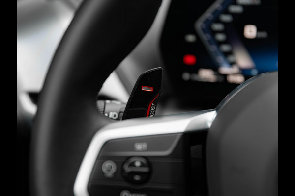 BMW 1-serie M135 xDrive - Pano - Driving Ass - Harman Kardon - Camera