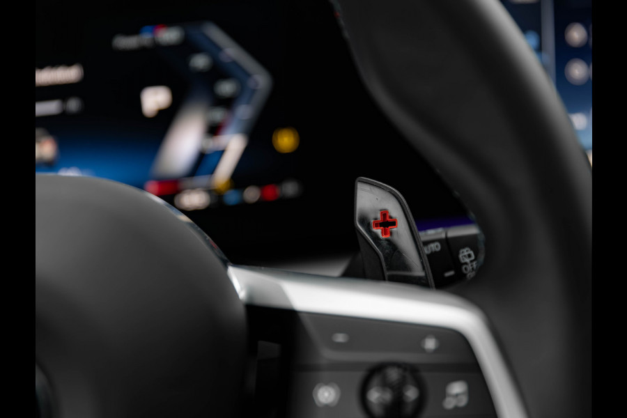 BMW 1-serie M135 xDrive - Pano - Driving Ass - Harman Kardon - Camera