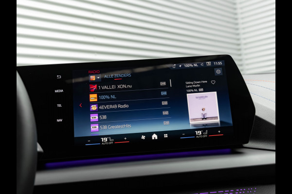 BMW 1-serie M135 xDrive - Pano - Driving Ass - Harman Kardon - Camera