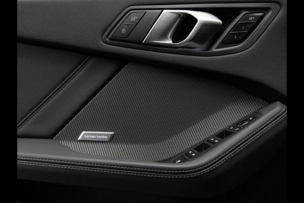 BMW 1-serie M135 xDrive - Pano - Driving Ass - Harman Kardon - Camera