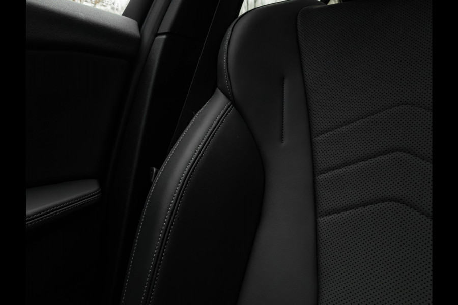 BMW 1-serie M135 xDrive - Pano - Driving Ass - Harman Kardon - Camera