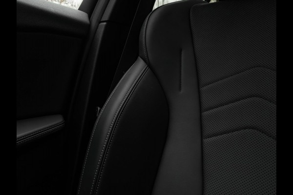 BMW 1-serie M135 xDrive - Pano - Driving Ass - Harman Kardon - Camera