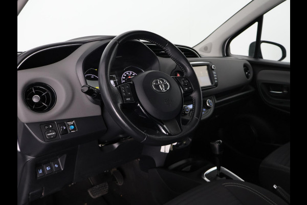 Toyota Yaris 1.5 HYBRIDE ASPIRATION 1e EIGENAAR AUTOMAAT FULL NAV. CAMERA . ELEKTRISCHE RAMEN . BLUETOOTH . CRUISE CONTROL