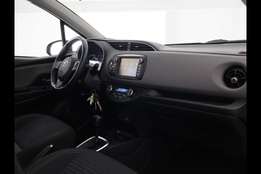 Toyota Yaris 1.5 HYBRIDE ASPIRATION 1e EIGENAAR AUTOMAAT FULL NAV. CAMERA . ELEKTRISCHE RAMEN . BLUETOOTH . CRUISE CONTROL