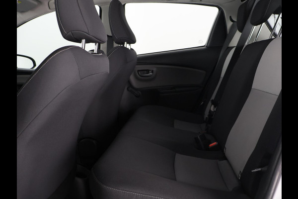 Toyota Yaris 1.5 HYBRIDE ASPIRATION 1e EIGENAAR AUTOMAAT FULL NAV. CAMERA . ELEKTRISCHE RAMEN . BLUETOOTH . CRUISE CONTROL