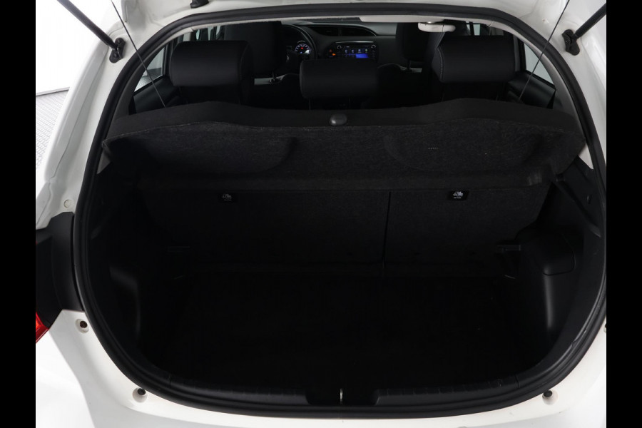 Toyota Yaris 1.5 HYBRIDE ASPIRATION 1e EIGENAAR AUTOMAAT FULL NAV. CAMERA . ELEKTRISCHE RAMEN . BLUETOOTH . CRUISE CONTROL