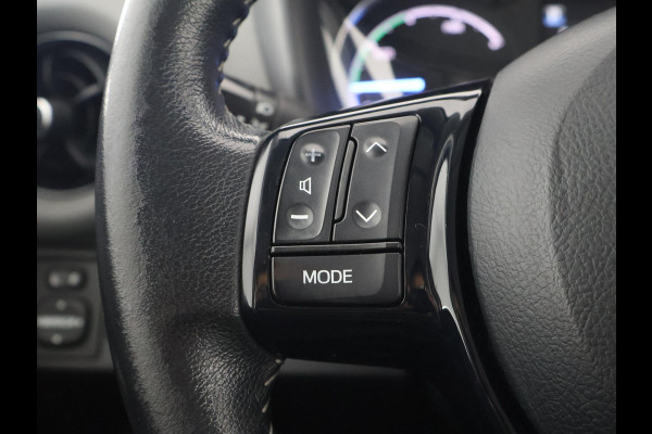 Toyota Yaris 1.5 HYBRIDE ASPIRATION 1e EIGENAAR AUTOMAAT FULL NAV. CAMERA . ELEKTRISCHE RAMEN . BLUETOOTH . CRUISE CONTROL