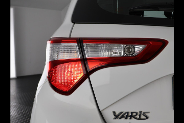 Toyota Yaris 1.5 HYBRIDE ASPIRATION 1e EIGENAAR AUTOMAAT FULL NAV. CAMERA . ELEKTRISCHE RAMEN . BLUETOOTH . CRUISE CONTROL