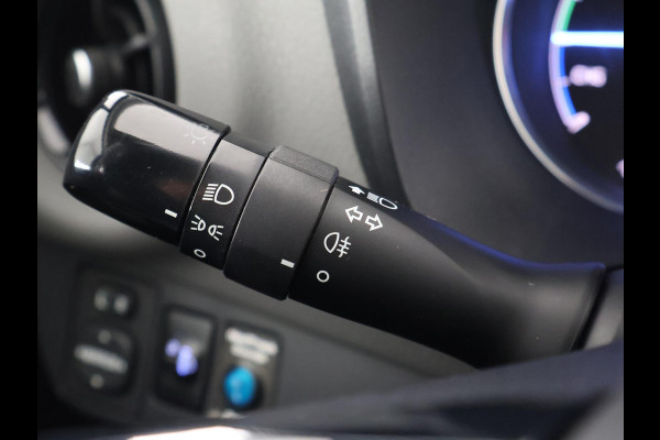 Toyota Yaris 1.5 HYBRIDE ASPIRATION 1e EIGENAAR AUTOMAAT FULL NAV. CAMERA . ELEKTRISCHE RAMEN . BLUETOOTH . CRUISE CONTROL