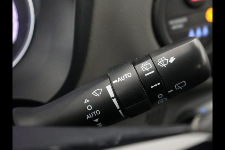 Toyota Yaris 1.5 HYBRIDE ASPIRATION 1e EIGENAAR AUTOMAAT FULL NAV. CAMERA . ELEKTRISCHE RAMEN . BLUETOOTH . CRUISE CONTROL