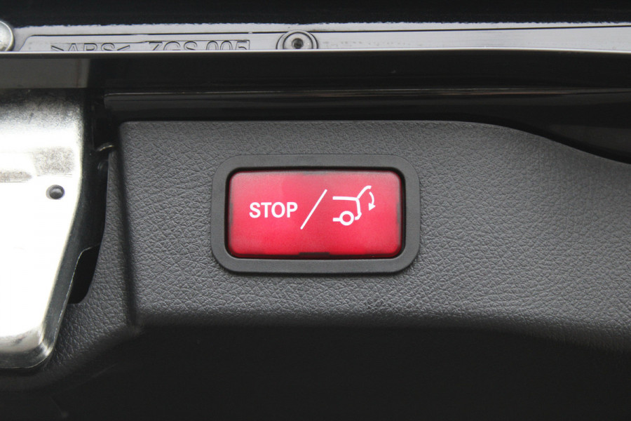 Mercedes-Benz V-Klasse 300d / AMG / Exclusive / DC / 4-matic / Luchtvering / Pano / INCL BTW-BPM / 360 Cam / Burmester / Vol Opties / NIEUW!!