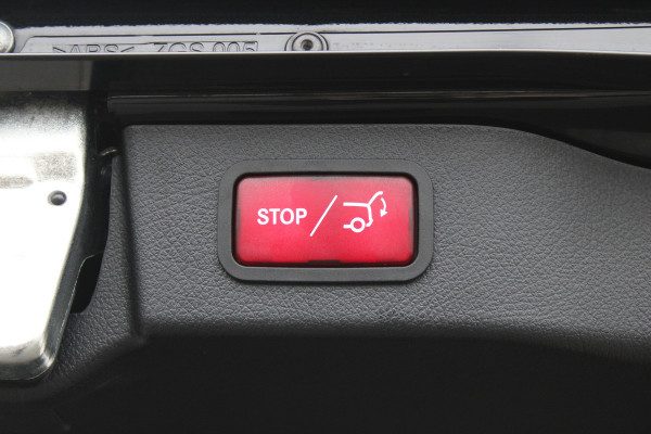 Mercedes-Benz V-Klasse 300d / AMG / Exclusive / DC / 4-matic / Luchtvering / Pano / INCL BTW-BPM / 360 Cam / Burmester / Vol Opties / NIEUW!!