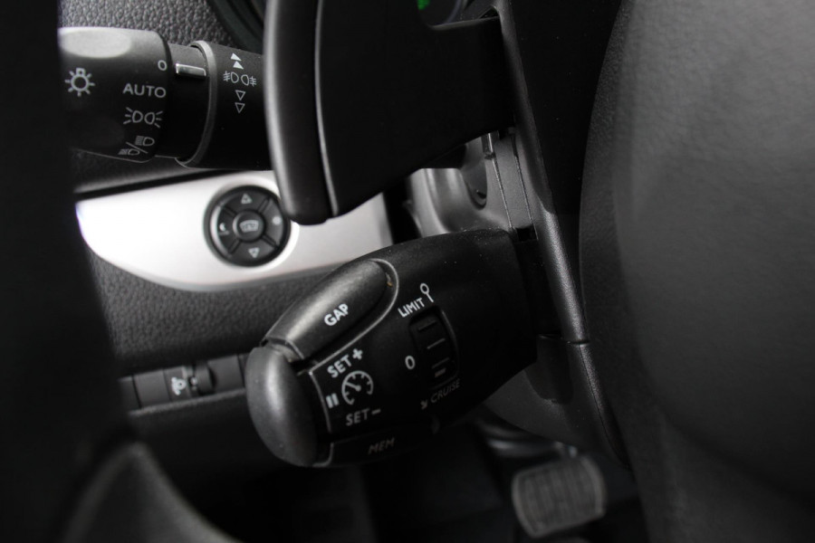 Toyota Proace Shuttle 2.0 D-4D 145pk Automaat 9 persoons Cool Long | Climate Control | Camera | Dab | Adaptive Cruise Control | Stoelverwarming | Lichtmetalen velgen